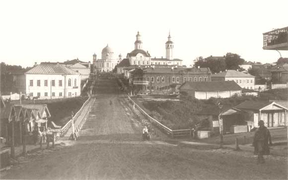 Вятка, вид на Александро-Невский собор. Вятка, вид на Александро-Невский собор.