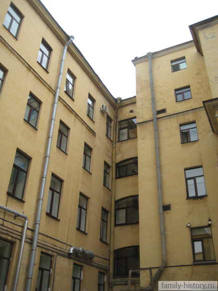 Московский проспект, дом 22, двор Московский проспект, дом 22, двор